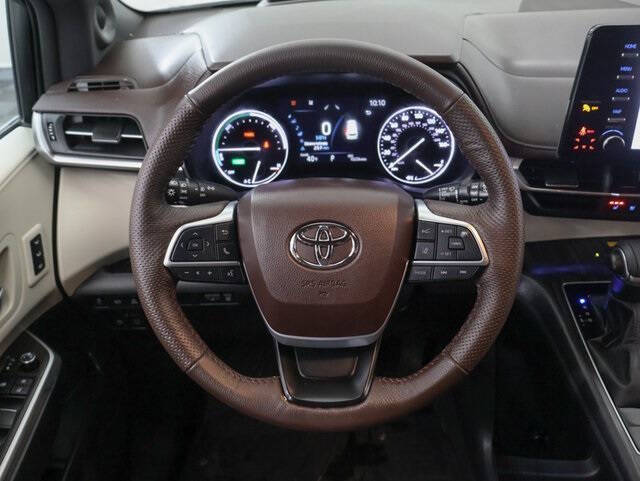 2024 Toyota Sienna Platinum 7-Passenger
