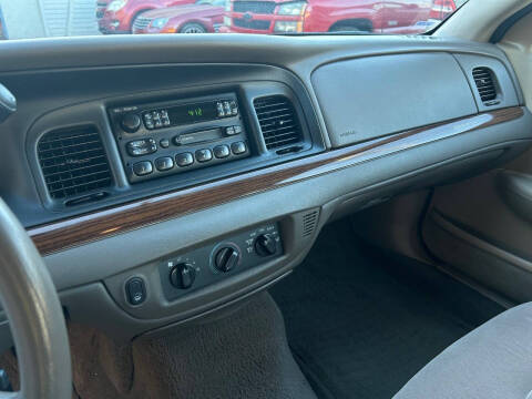 2002 Ford Crown Victoria