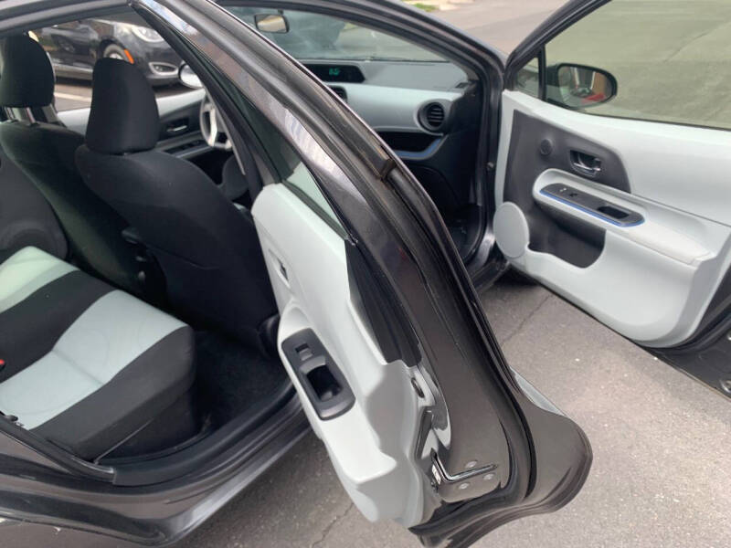 2012 Toyota Prius c Two