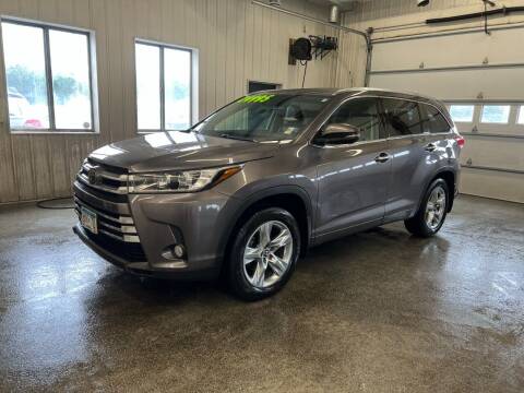 2018 Toyota Highlander for sale at Sand's Auto Sales in Cambridge MN