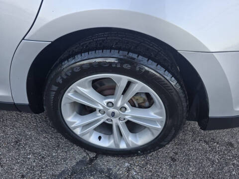 2016 Ford Taurus SE