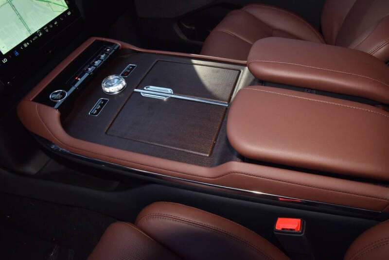 2025 Lincoln Navigator L Reserve