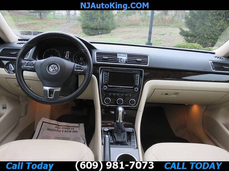 2014 Volkswagen Passat 1.8T SEL Premium PZEV