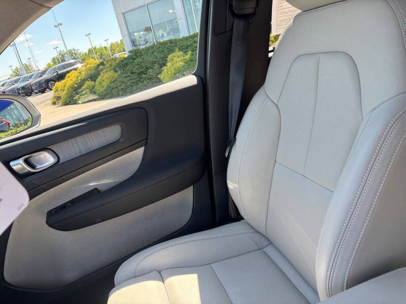 2026 Volvo XC40 B5 Plus