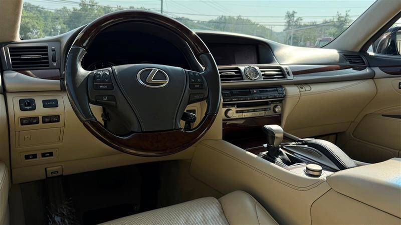 2016 Lexus LS 460
