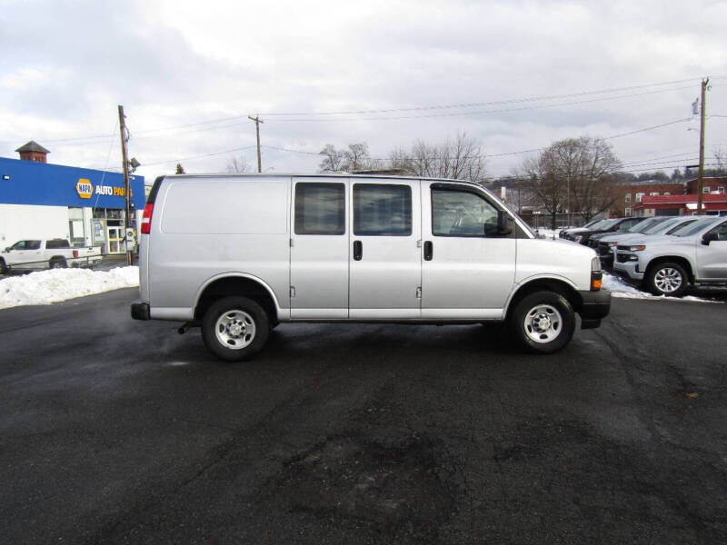 2022 Chevrolet Express 2500