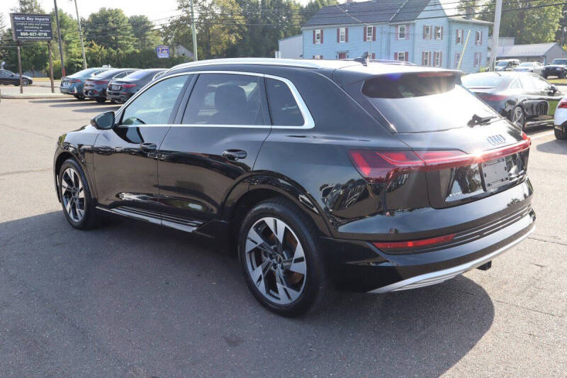 2021 Audi e-tron quattro Premium Plus