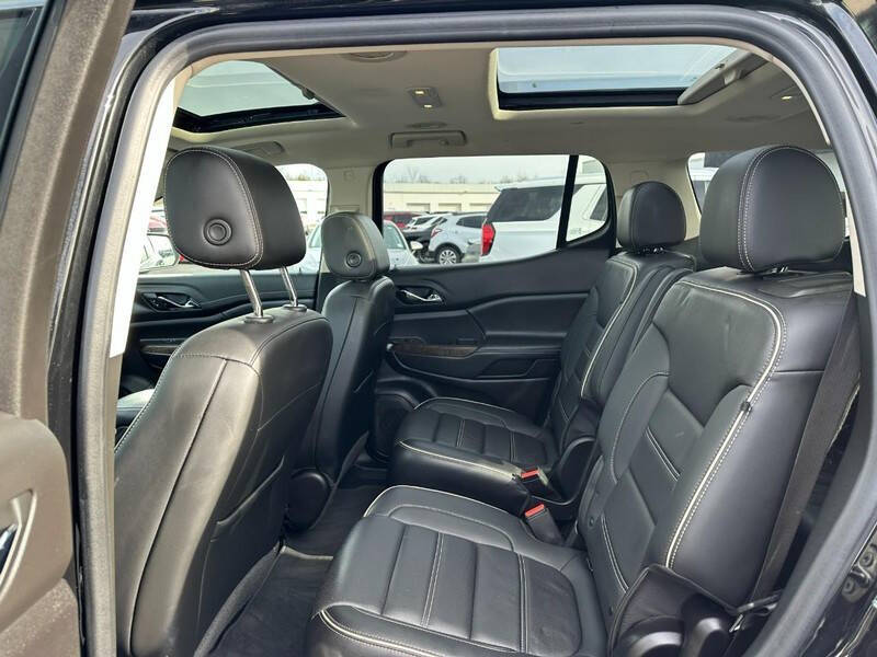 2022 GMC Acadia Denali