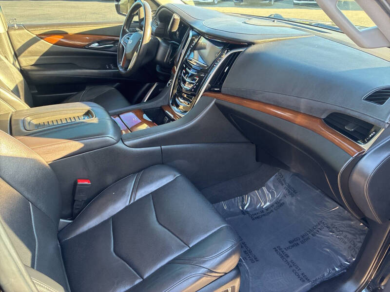 2019 Cadillac Escalade Luxury