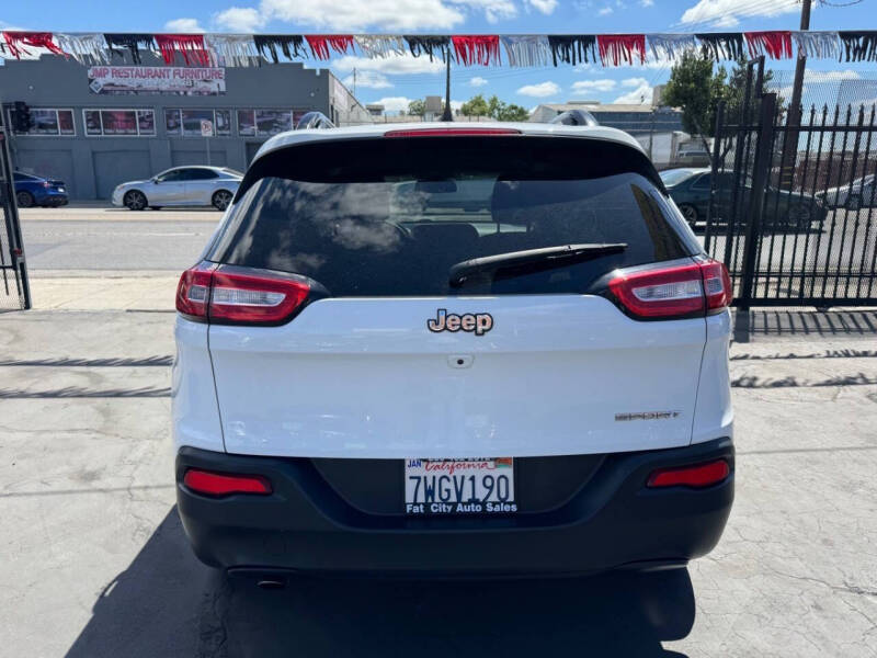 2017 Jeep Cherokee Sport