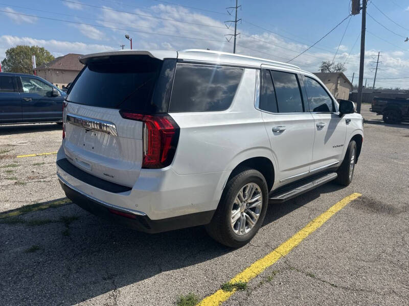 2023 GMC Yukon SLT