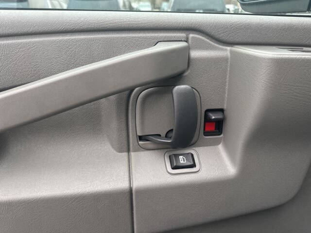 2025 Chevrolet Express 2500