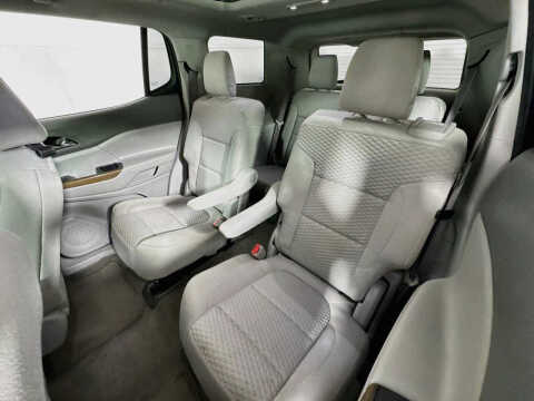 2017 GMC Acadia SLE-2