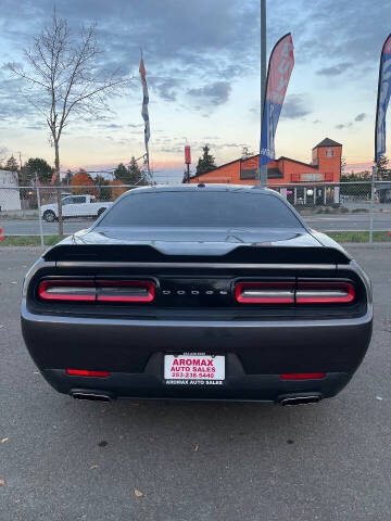2015 Dodge Challenger SXT