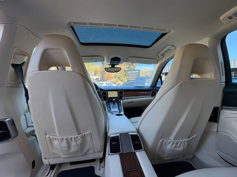 2011 Porsche Panamera 4
