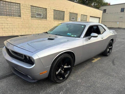 2014 Dodge Challenger SXT Plus