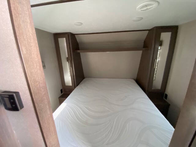 2019 Keystone RV Hideout 28 BHS WE