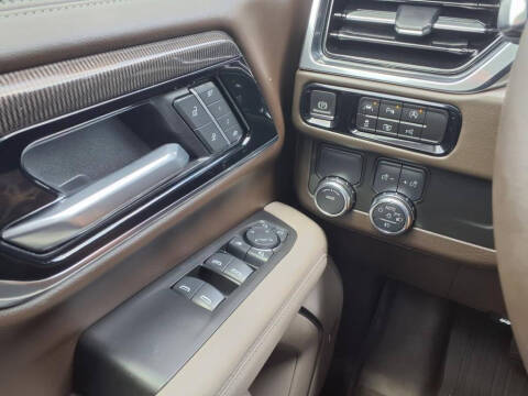 2025 GMC Yukon Elevation