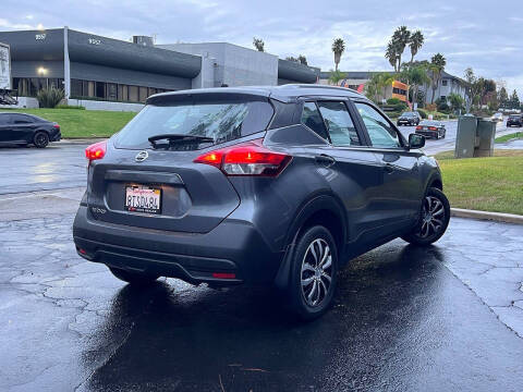 2019 Nissan Kicks S