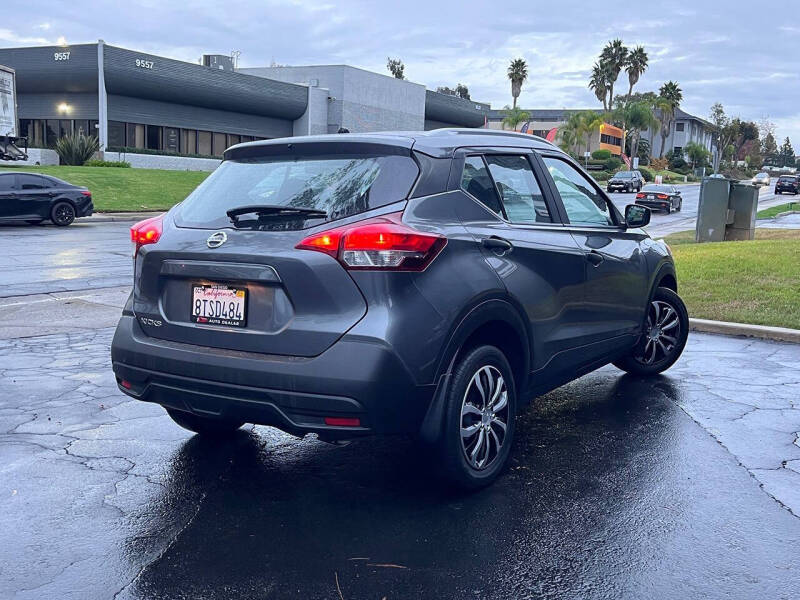 2019 Nissan Kicks S