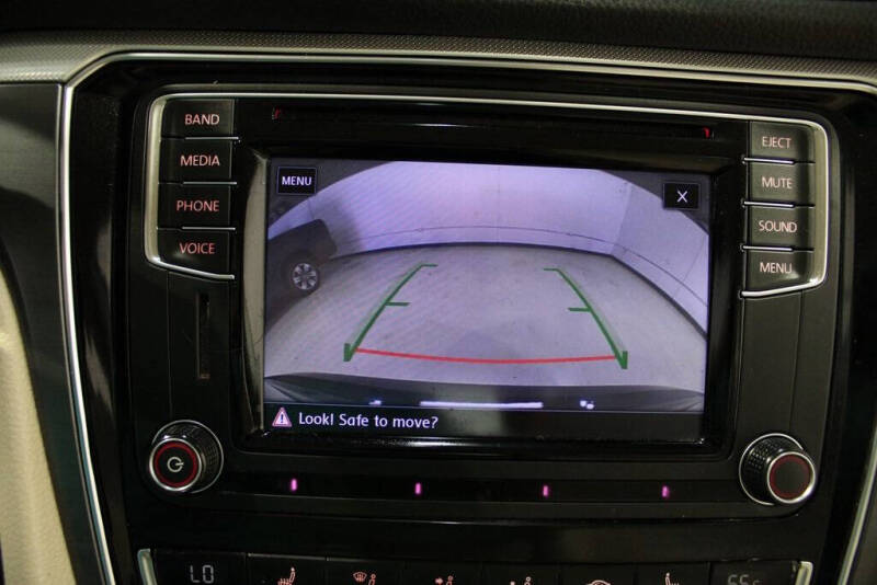 2017 Volkswagen Passat 1.8T R-Line