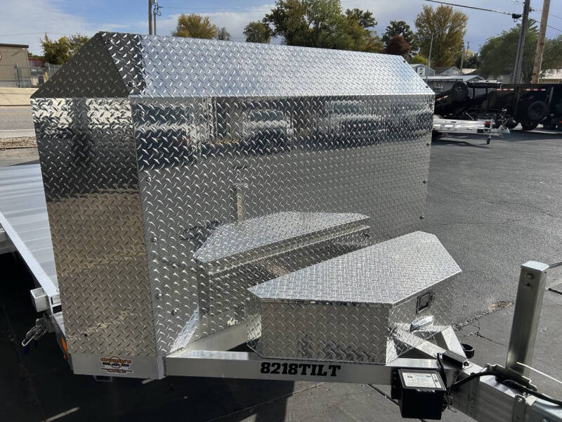 2026 Aluma 18’ Executive Tilt Tandem Axle