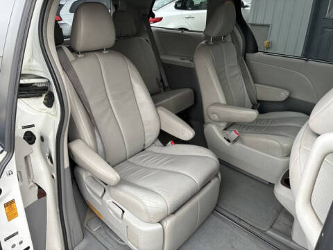 2013 Toyota Sienna XLE 7-Passenger