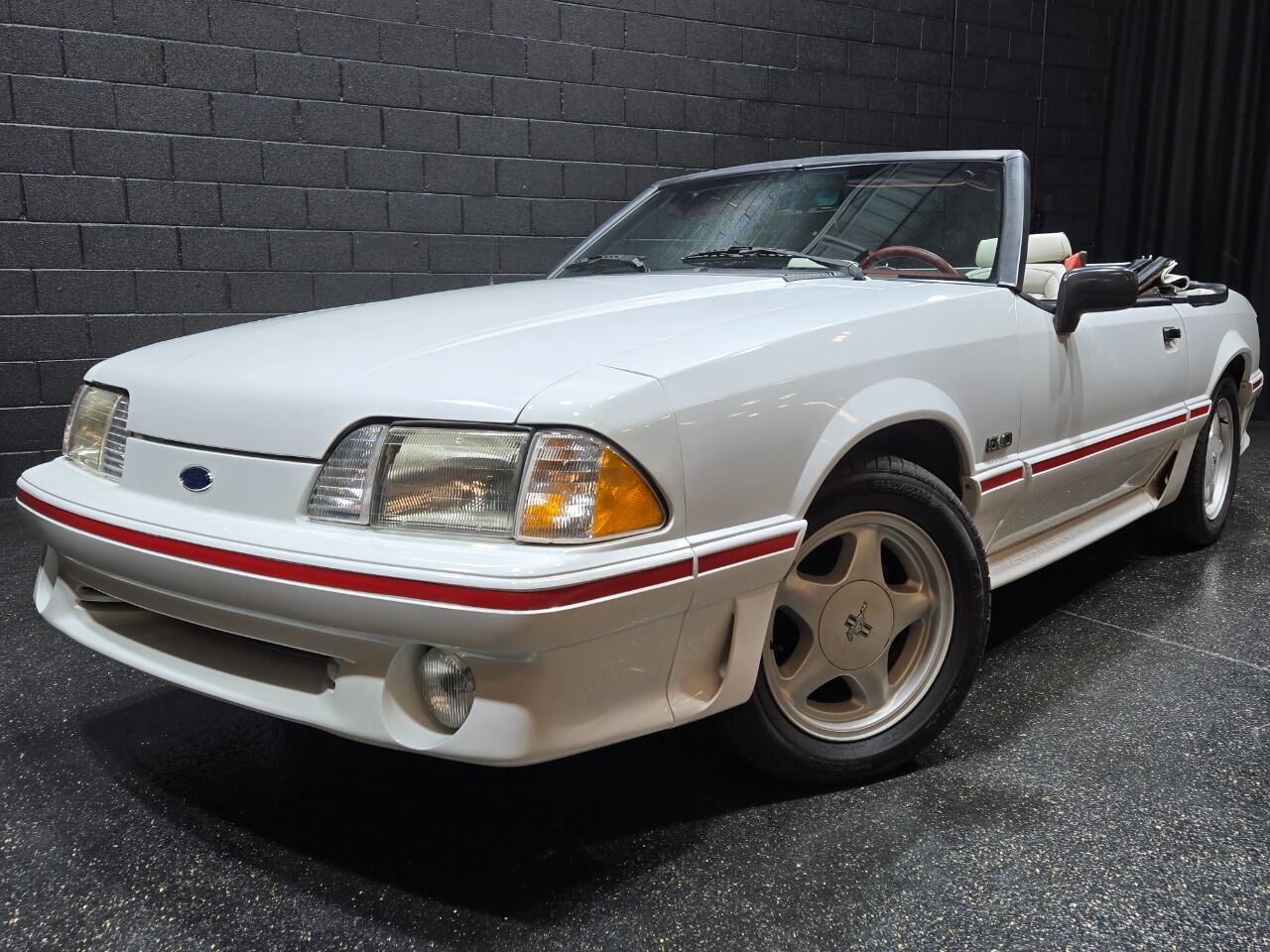 1992 Ford Mustang 39