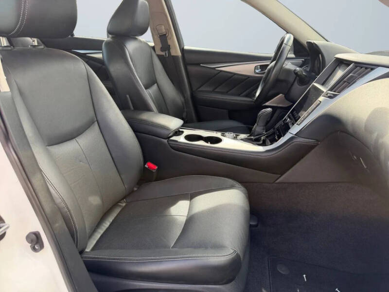 2022 Infiniti Q50 Luxe