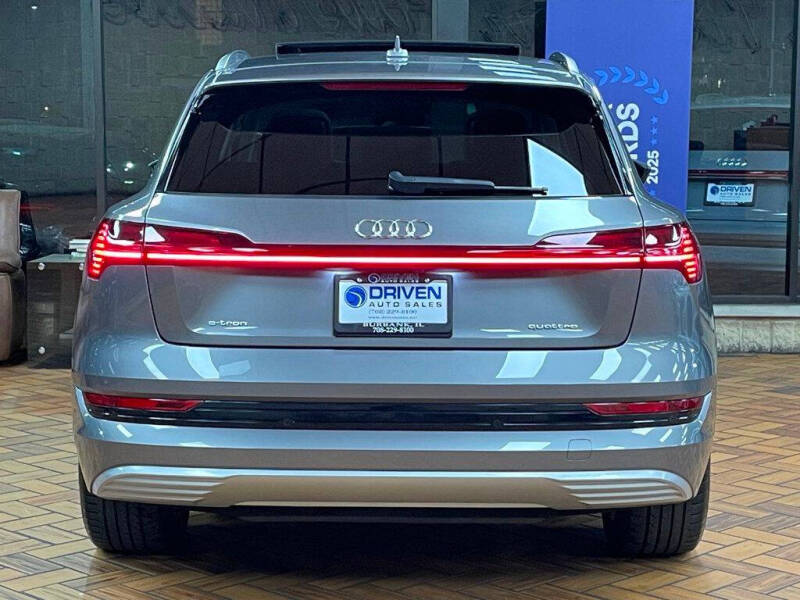 2021 Audi e-tron quattro Premium Plus