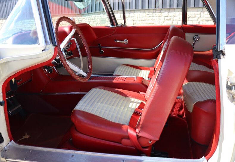 1958 Ford Thunderbird