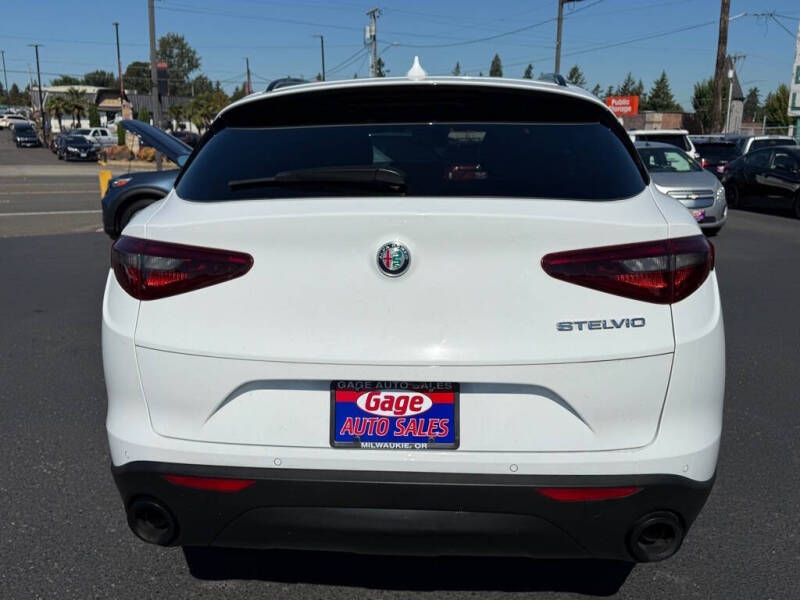 2022 Alfa Romeo Stelvio Sprint