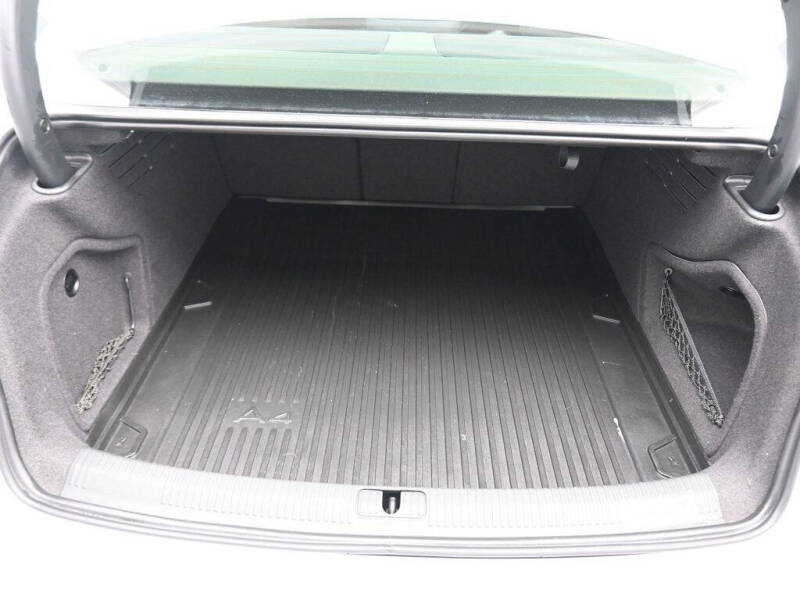 2022 Audi A4 quattro Premium 40 TFSI