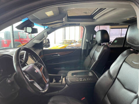 2018 Cadillac Escalade ESV Luxury