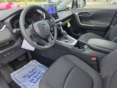 2025 Toyota RAV4 Hybrid LE