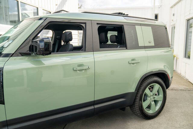 2023 Land Rover Defender 7
