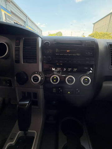 2013 Toyota Sequoia SR5