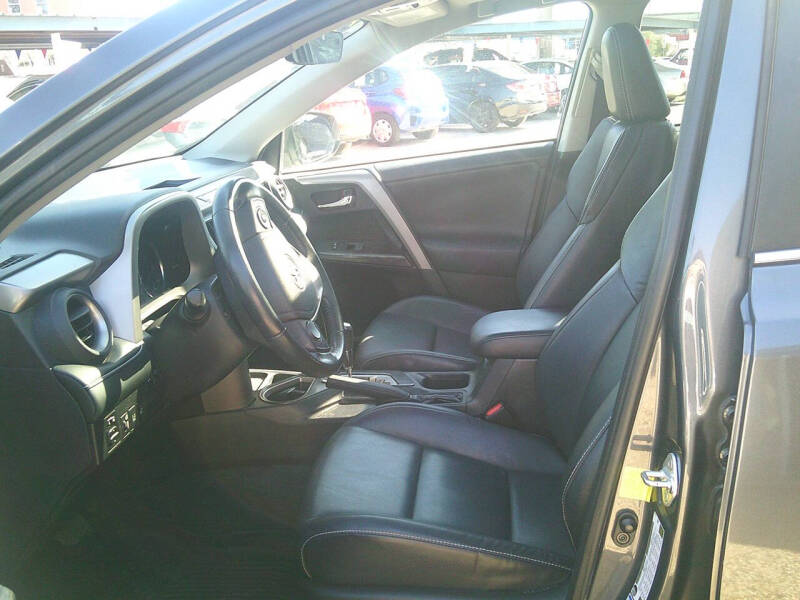 2017 Toyota RAV4 Platinum