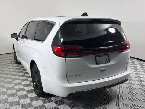 2023 Chrysler Pacifica Touring