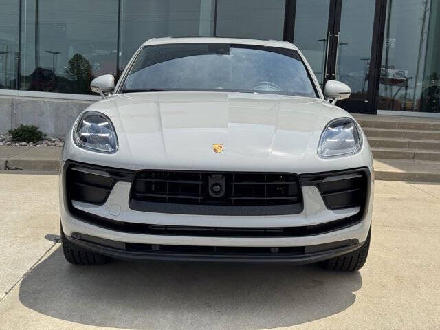 2025 Porsche Macan