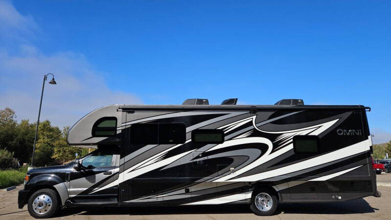 2022 Thor Motor Coach Omni  SV34 for sale at Classic Man / Diesel RVs and Classics in Ramona CA