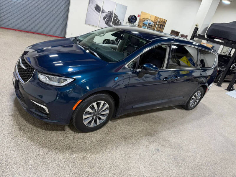 2023 Chrysler Pacifica Plug-In Hybrid Touring L