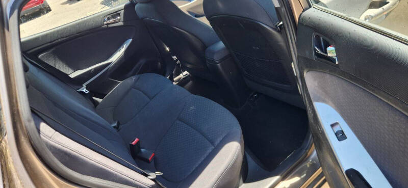 2013 Hyundai Accent SE