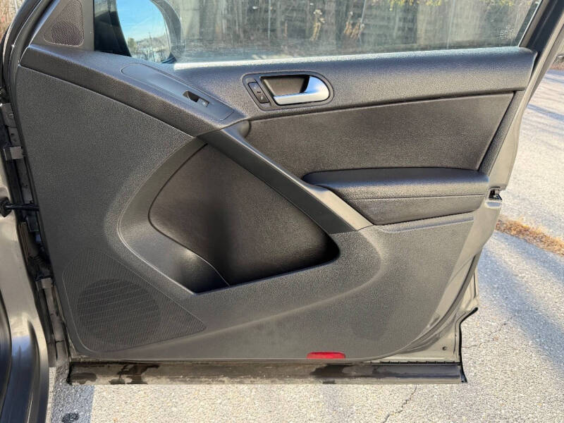 2015 Volkswagen Tiguan SE