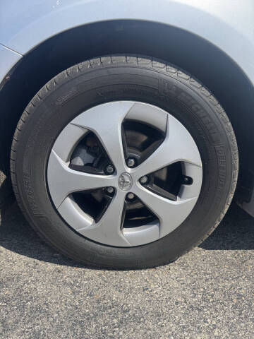 2012 Toyota Prius Two