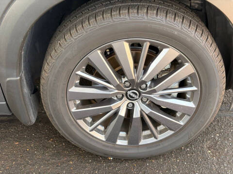2024 Nissan Pathfinder SL