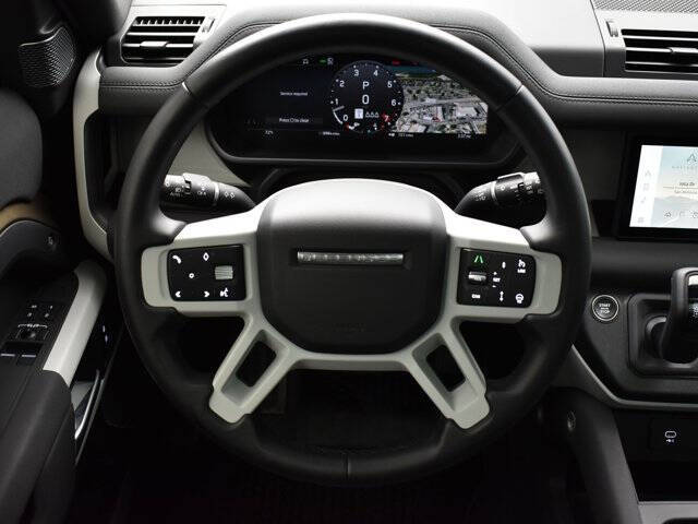 2023 Land Rover Defender 90 SE