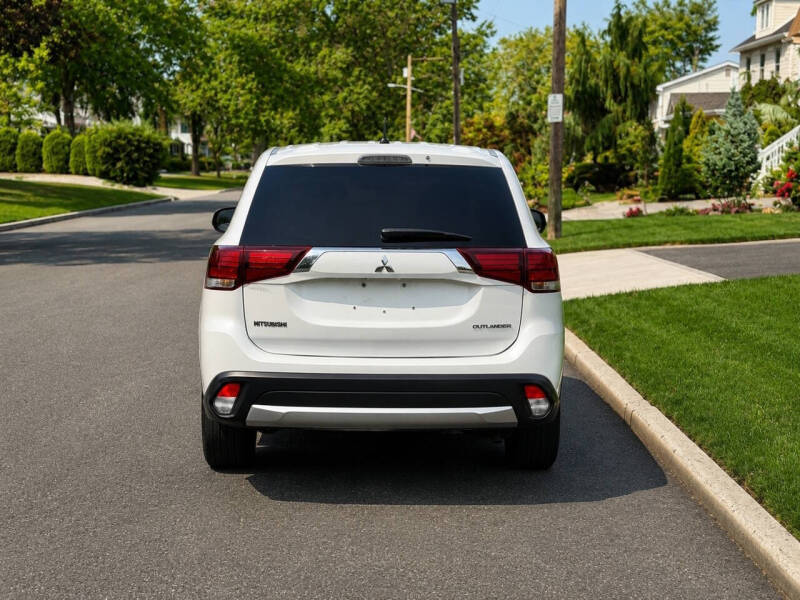 2016 Mitsubishi Outlander ES