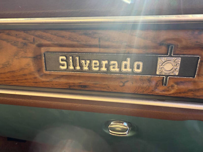 1977 Chevrolet Suburban