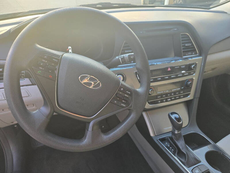 2017 Hyundai Sonata Hybrid SE